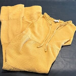 Evereve Dress Size Small
Mustard yellow
